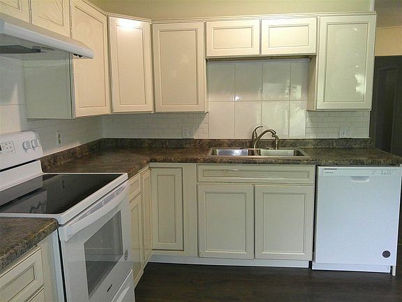 4th image of 1009 Highland Ave