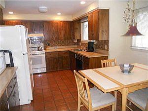 4th image of 275 Woodland Dr