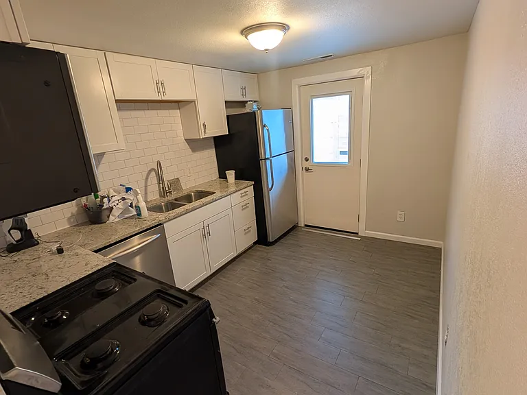 1679 Robb St #A — Photo 9