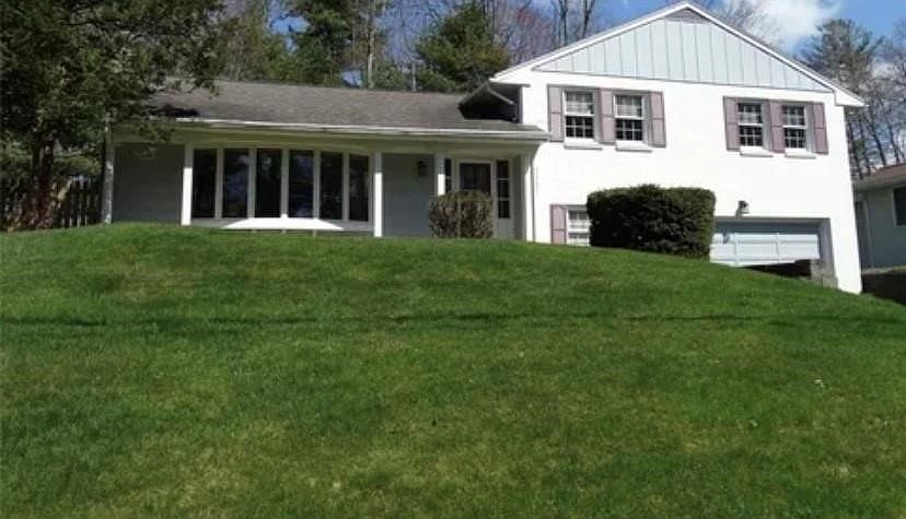 1st image of 2437 Rhonda Dr
