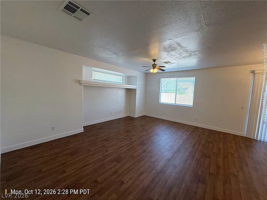 4 bed, 2.5 bath, 1965 sqft, $2,026 — Photo 3
