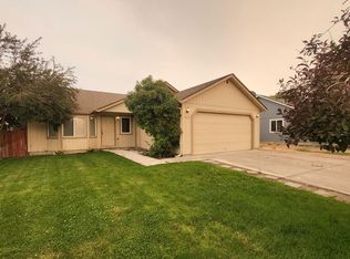 1218 SW 33rd St, Redmond, OR 97756