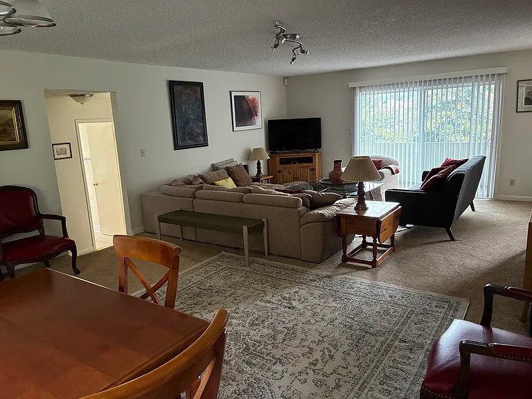 655 Macarthur Blvd #4 — Photo 9