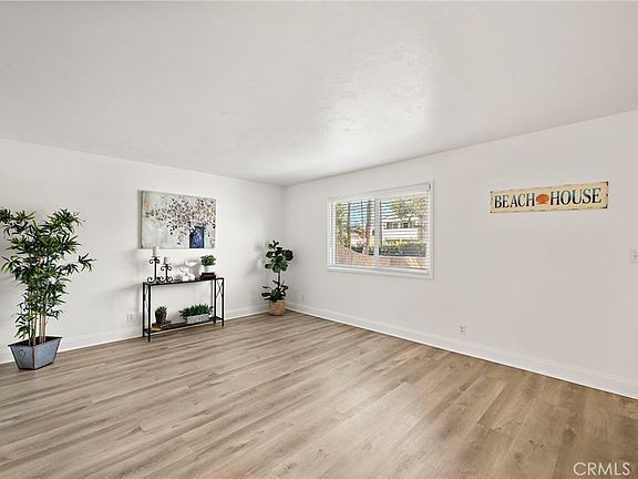 4th image of 4902 Pearce Dr
