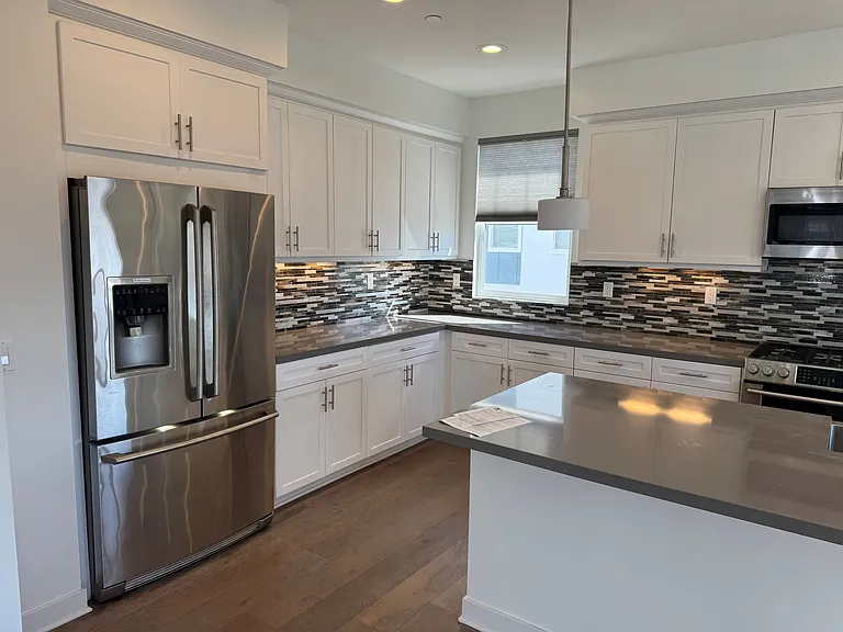 2622 Madison St — Photo 5