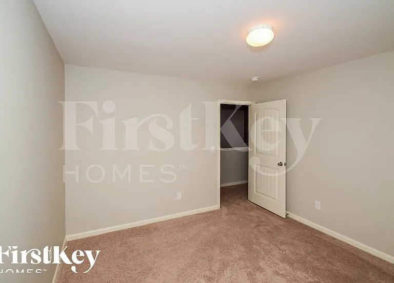 166 Rosegate Dr — Photo 12
