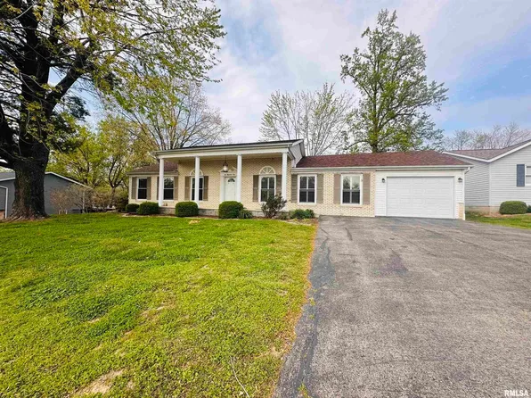 205 Evergreen Dr, Anna, IL 62906