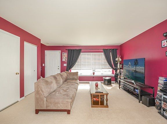 2nd image of 1910 Cinnamon Ct
