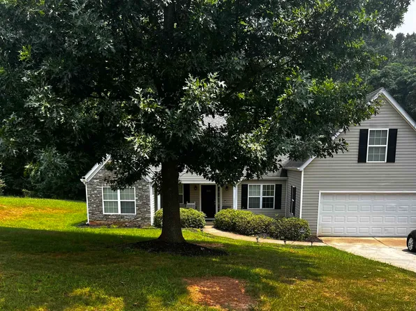 208 White Cir, Winterville, GA 30683