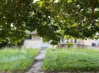 2714 Lincolnwood Dr, Racine, WI 53403
