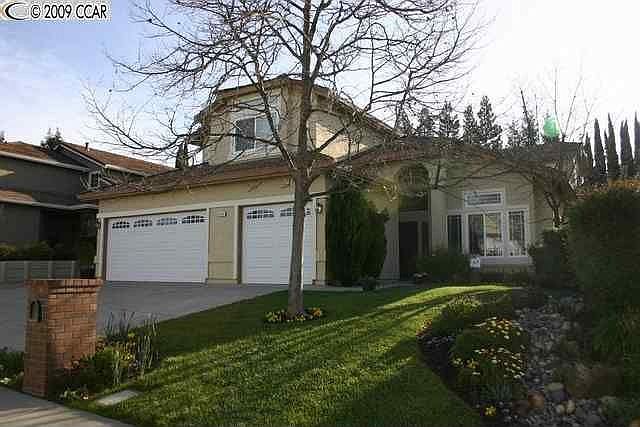 2nd image of 3826 Sheffield Cir