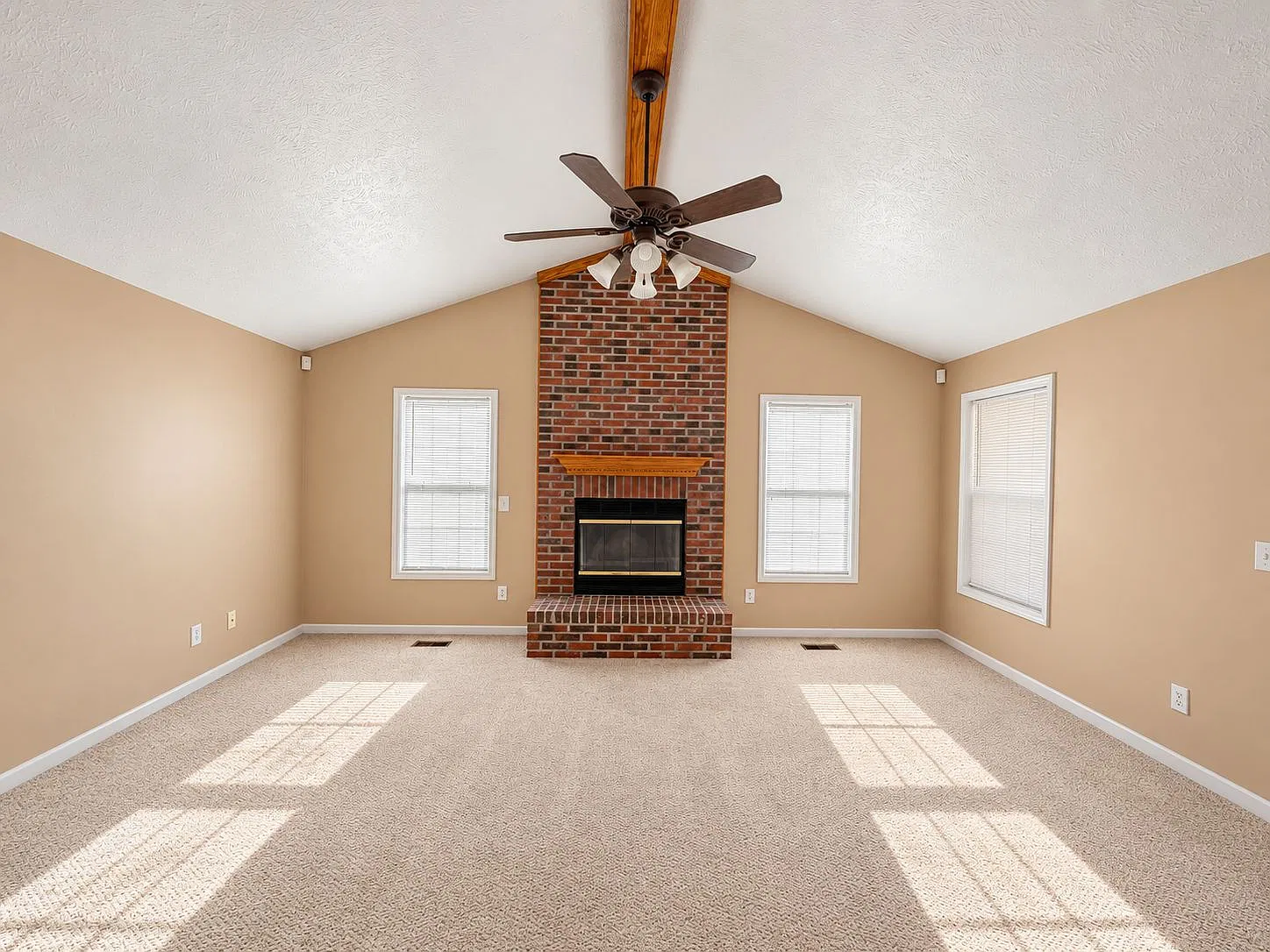 3 bed, 2.0 bath, $1,600 — Photo 4
