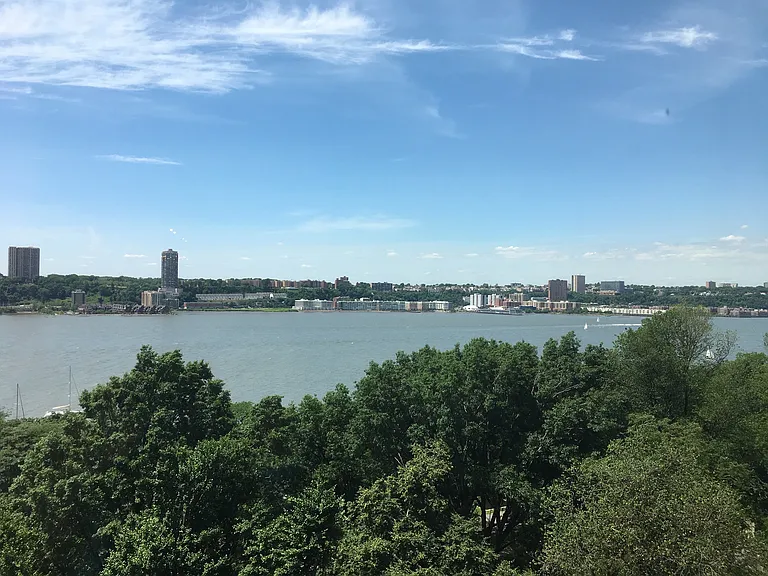 140 Riverside Dr #8H — Photo 11