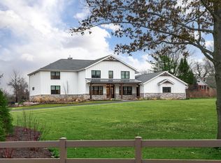 1N443 Indian Knoll Rd, West Chicago, IL 60185