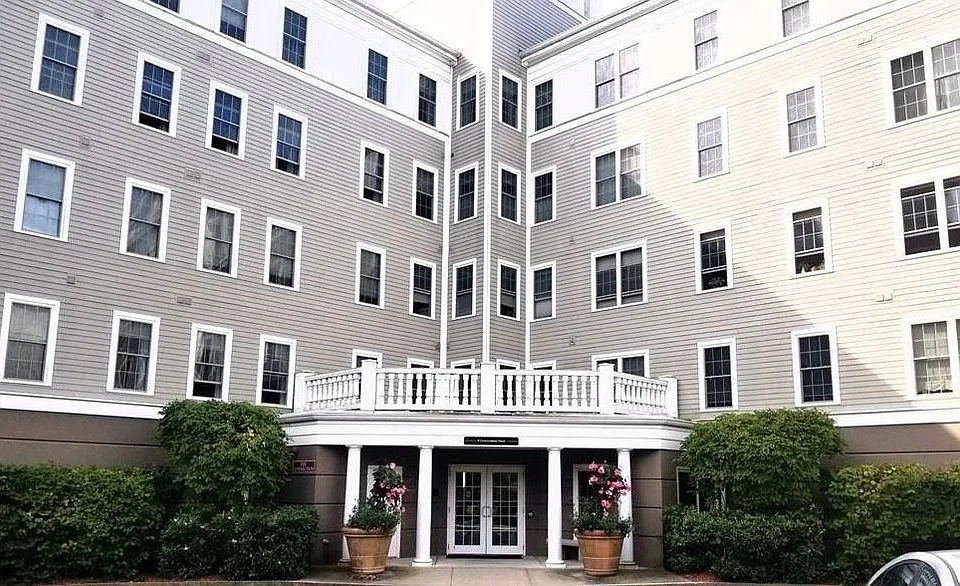 8 Crowninshield St #311