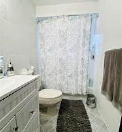 5th image of 106 Vermont St Floor 1