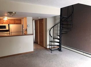 38430 North Ln #202-B, Willoughby, OH 44094