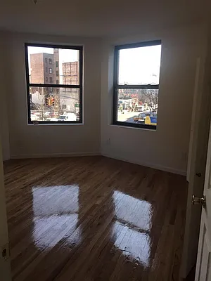 Rented by Roberto Guilbet, LREB | media 23