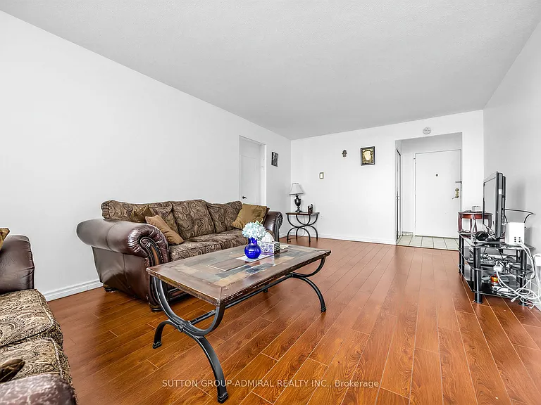 130 Neptune Dr #505 — Photo 4