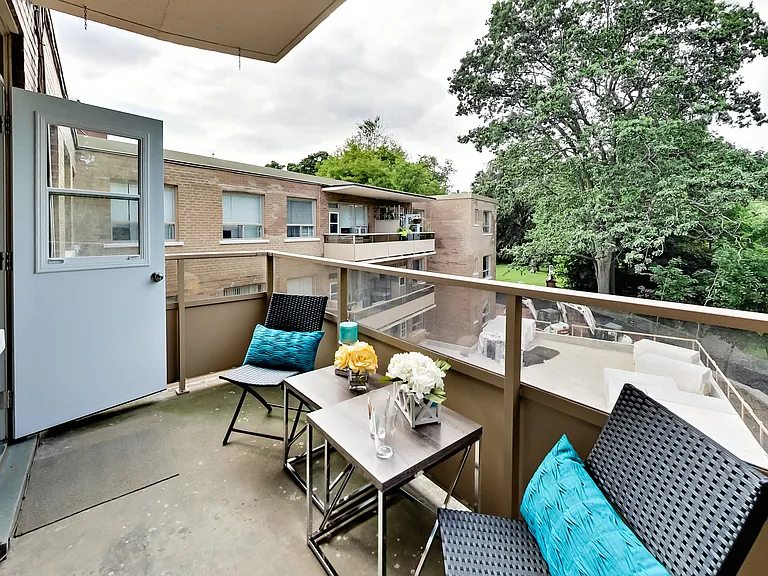 42 Glen Elm Ave #206 — Photo 62