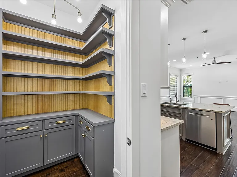 7808 Janak Dr — Photo 5
