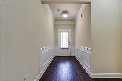 3 bed, 2.5 bath, 2142 sqft, $2,800 — Photo 2