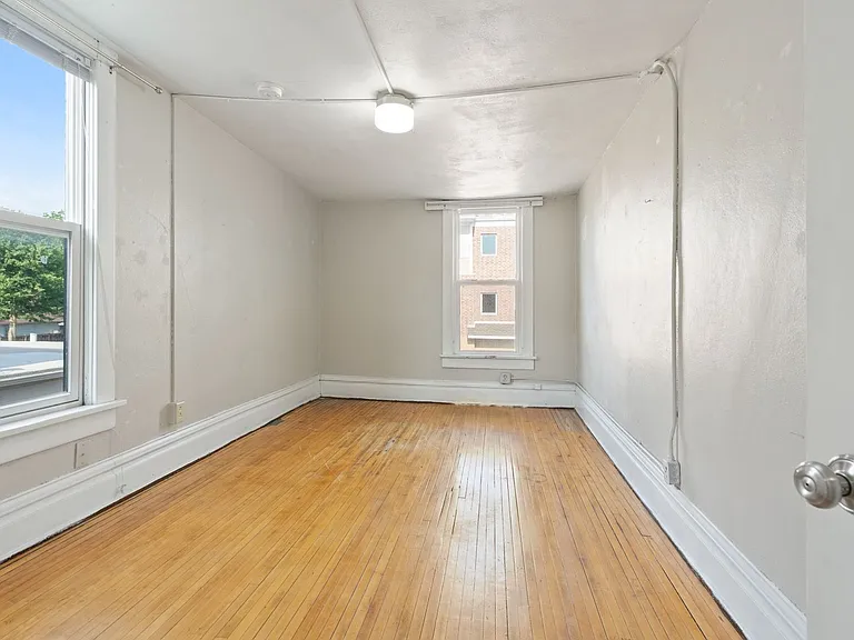 2020 1/2 College St - Cedar Falls — Photo 22