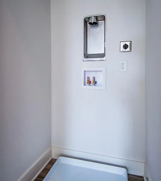 707 Cottage Park Dr — Photo 9