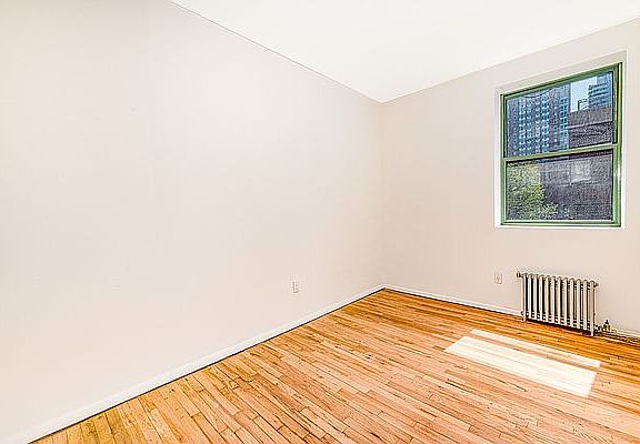 3rd image of 240 W 64th St APT 5E