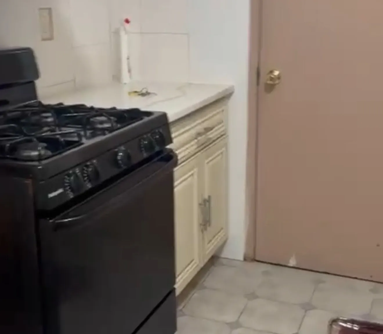 3 bed, $2,300 — Photo 1