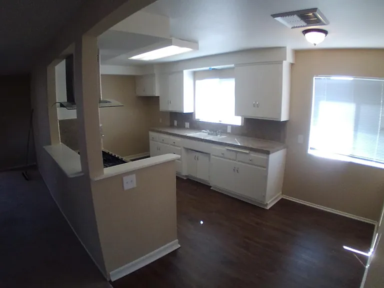 Kitchen/Dining area