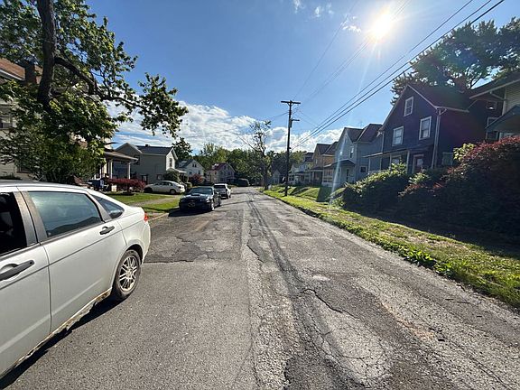 5th image of 925 Morton St