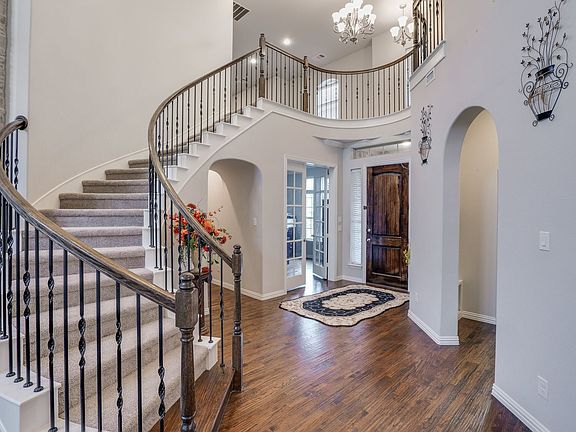 3rd image of 6813 Humboldt Pl