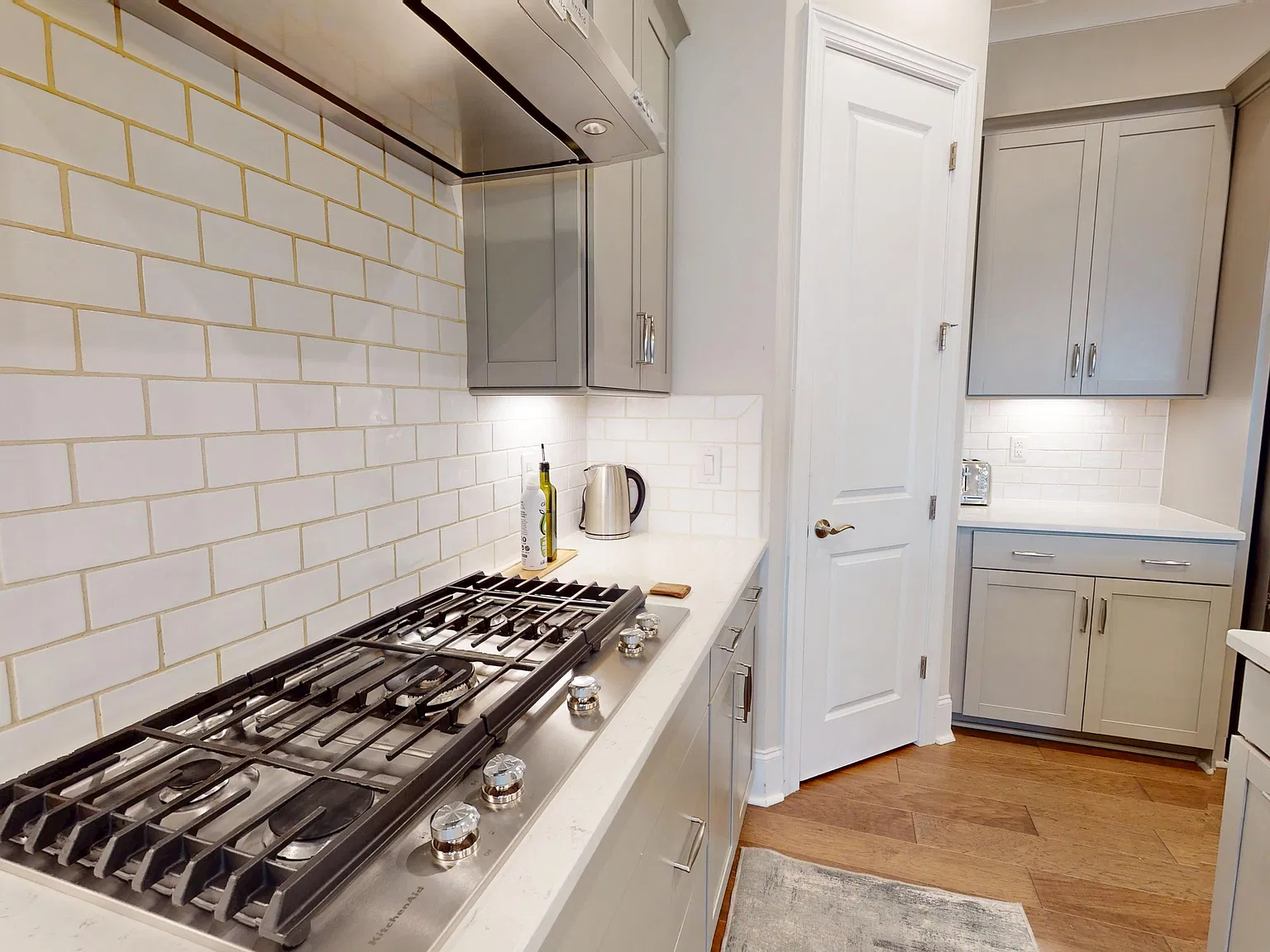 3 bed, 3.5 bath, 2524 sqft, $3,500 — Photo 4