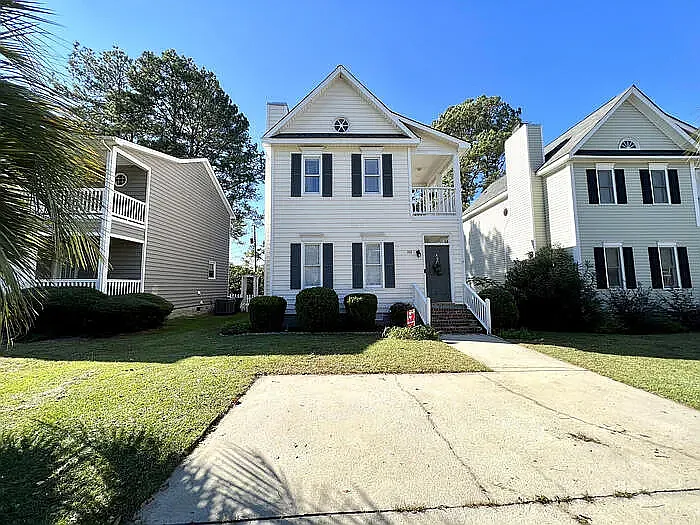 2 bed, 1.5 bath, 1300 sqft, $1,900 — Photo 2