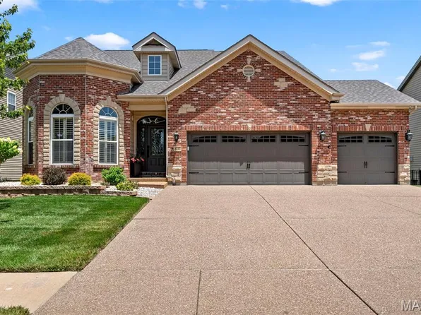 3135 Wheeling Dr, Saint Charles, MO 63301