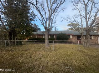 3936 Magnolia St, Moss Point, MS 39563