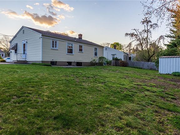 4th image of 19 Vista Dr
