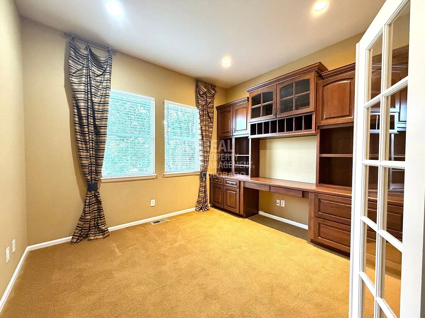 Gorgeous Ranch Home in Jordan Crossing — Photo 2
