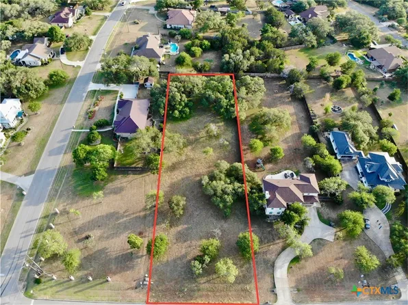 1121 Stagecoach Trl, San Marcos, TX 78666