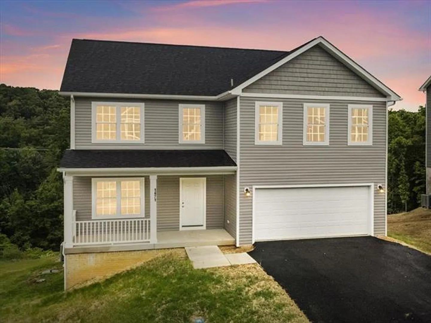 4 Bed 2.5 Bath Located In Christiansburg Located Now — Photo 2