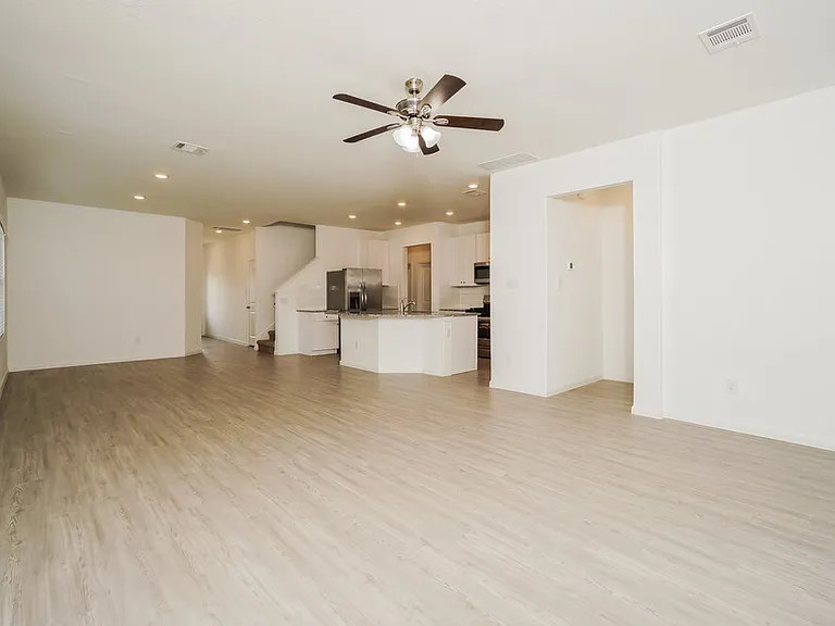 1217 White Willow — Photo 5