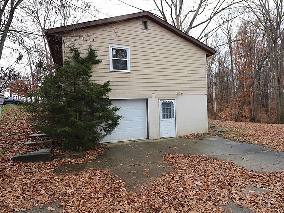 3rd image of 201 E Renee Dr