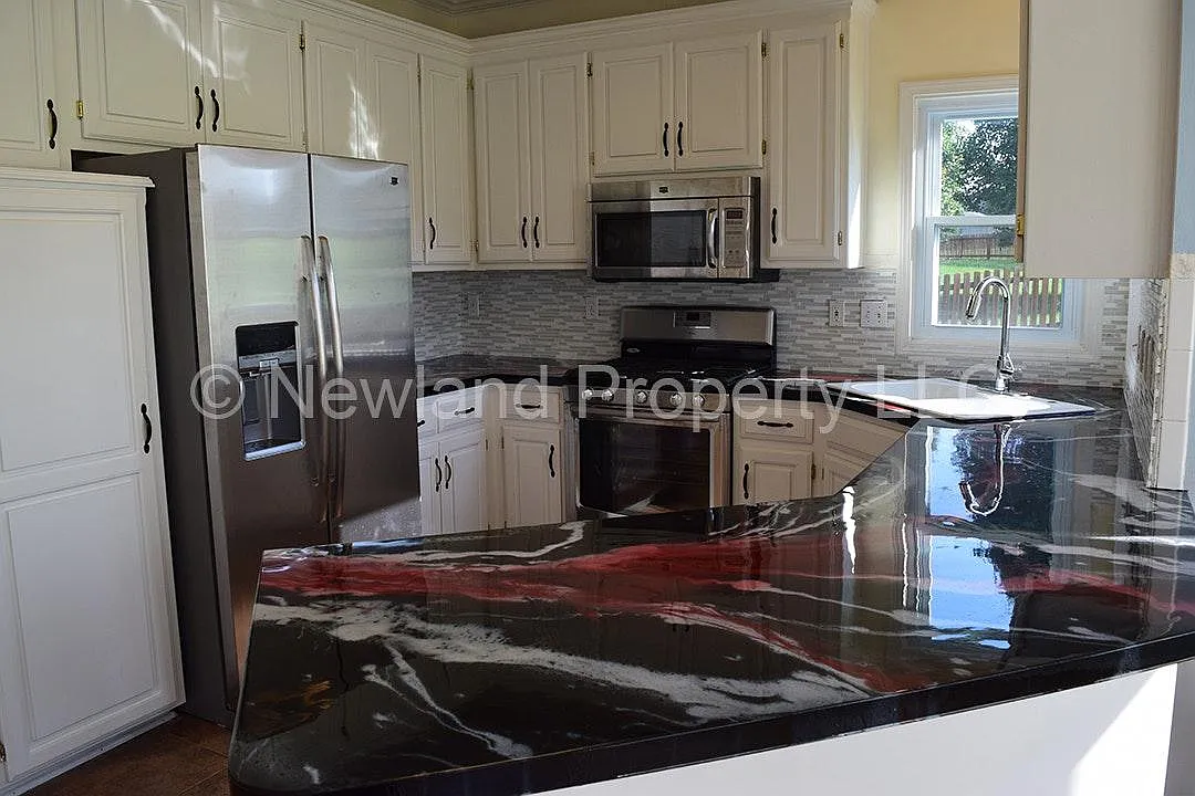 14306 S Summit Ct — Photo 4