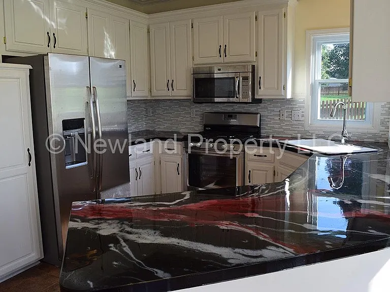 14306 S Summit Ct — Photo 4