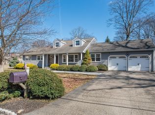 2 Chestnut Hill Rd, Randolph Twp., NJ 07869