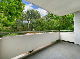 5231 40th Ave NE APT 6, Seattle, WA 98105