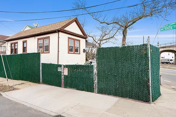 1st image of 10-32 McBride St