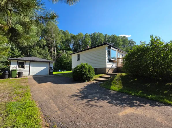 1 New St, Petawawa, ON K8H 2H4