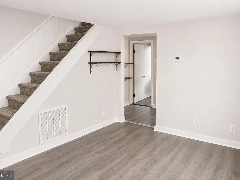 28 Mount Holly Ave — Photo 6